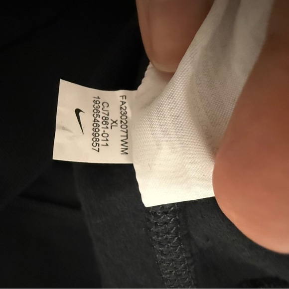 New Nike Kids Black and White Logo Hoodie - Picture 6 of 7